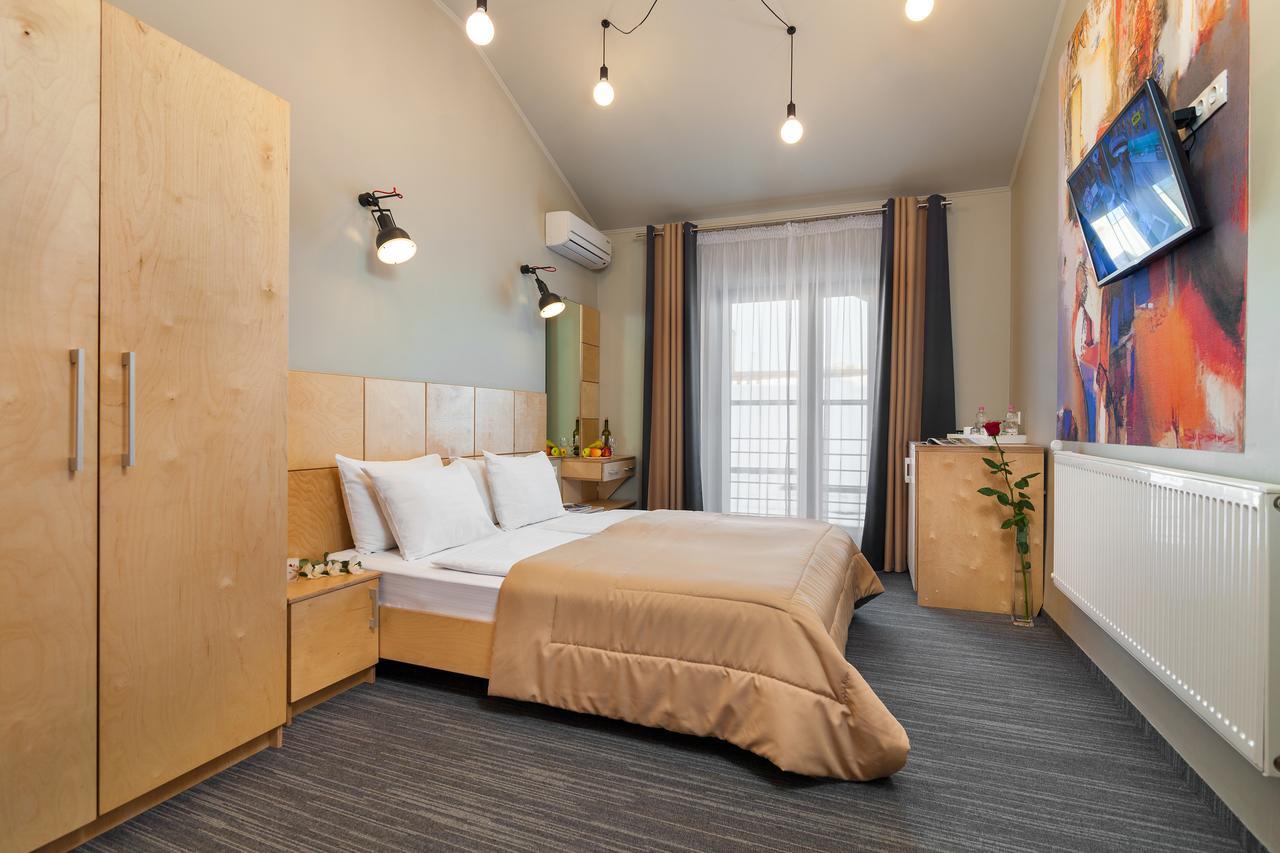 Etude Hotel Львов Экстерьер фото